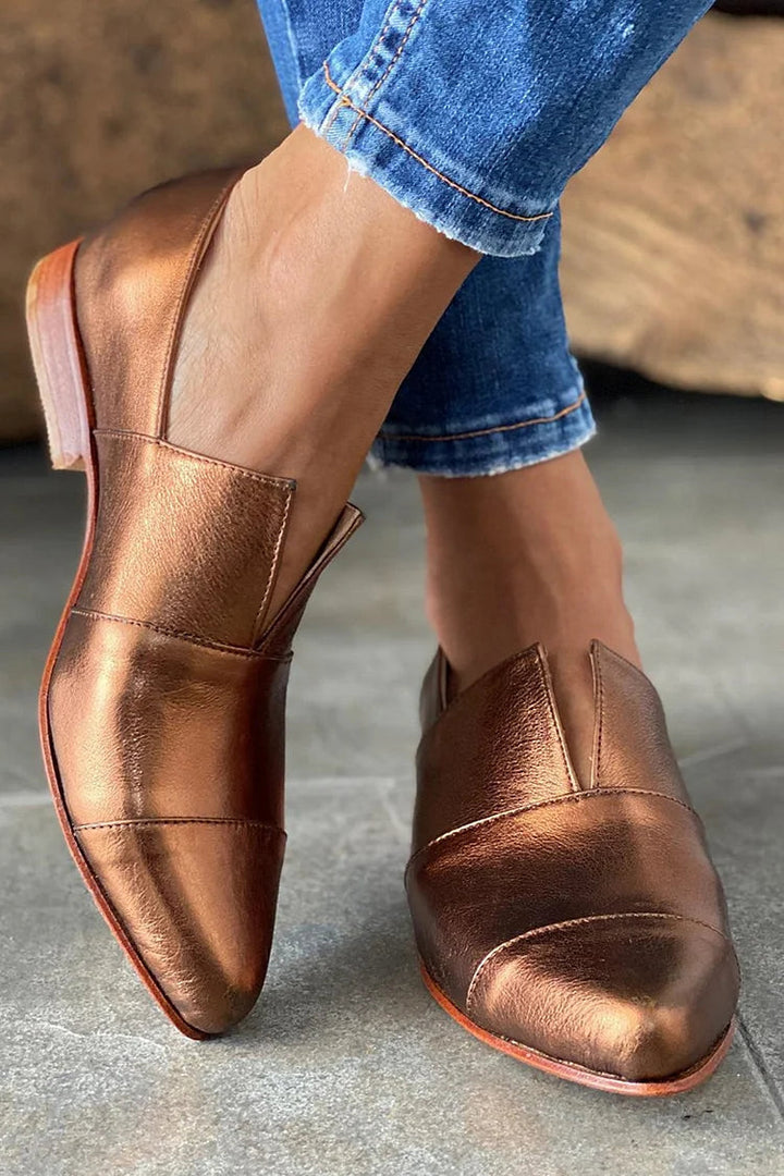 Sylvia | Mocassins à bout pointu avec découpure en V