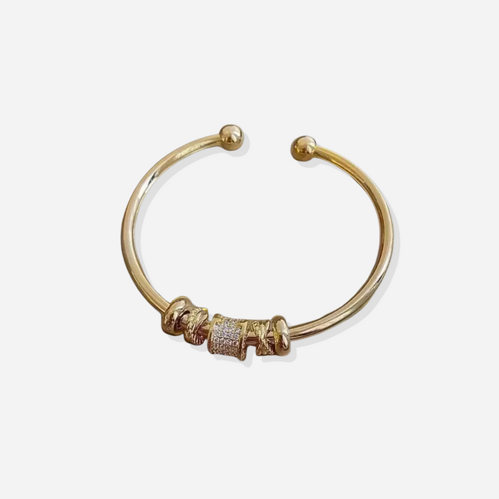 Liora™ | Bracelet ajustable avec charms dorés