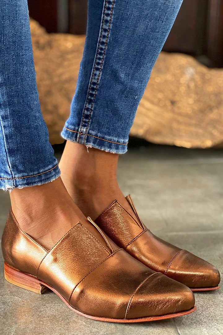 Sylvia | Mocassins à bout pointu avec découpure en V